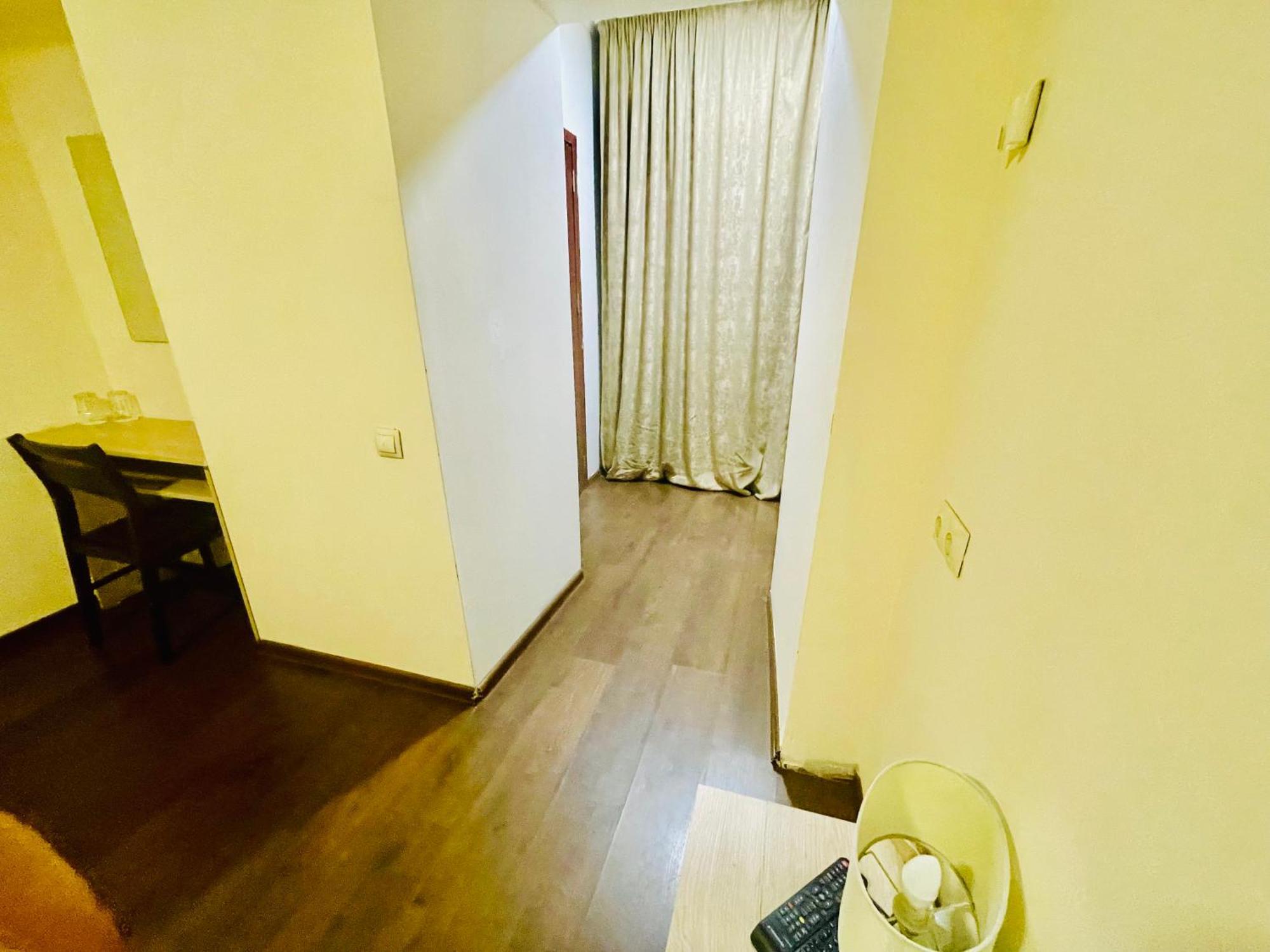 Hotel Klarastan Bon Voyage Tbilisi Exterior foto