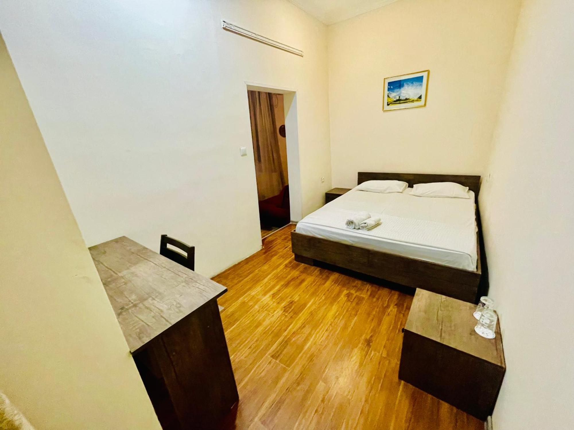 Hotel Klarastan Bon Voyage Tbilisi Exterior foto